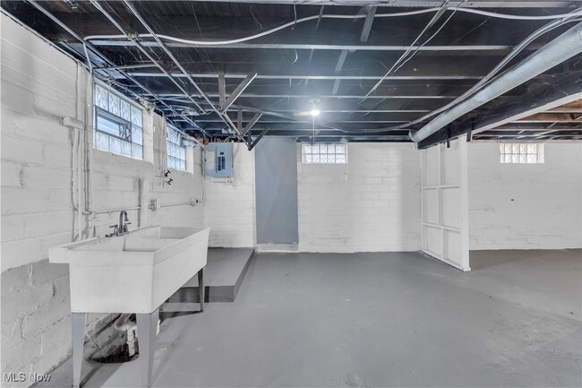 Building Photo - 8302 Pinegrove Ave