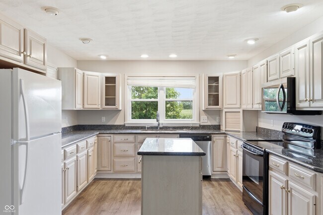Building Photo - 1041 US-421