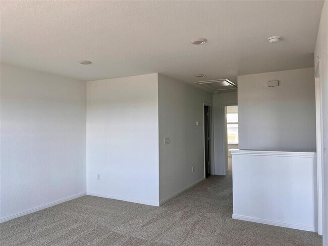 Building Photo - 220 Saide St