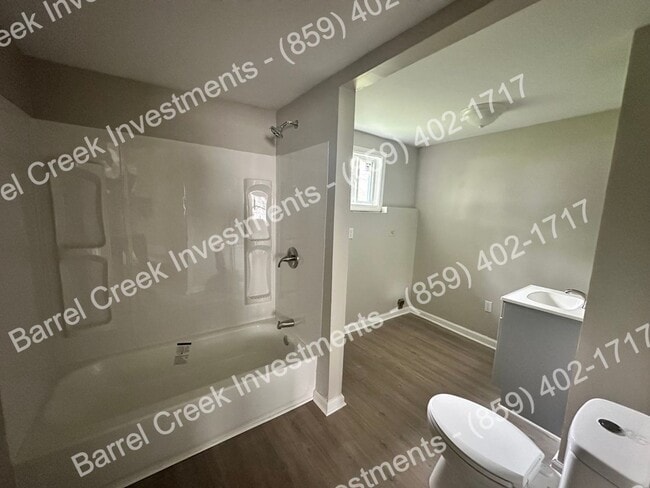 Building Photo - Spacious 3-Bedroom, 1-Bath Home with Newly...