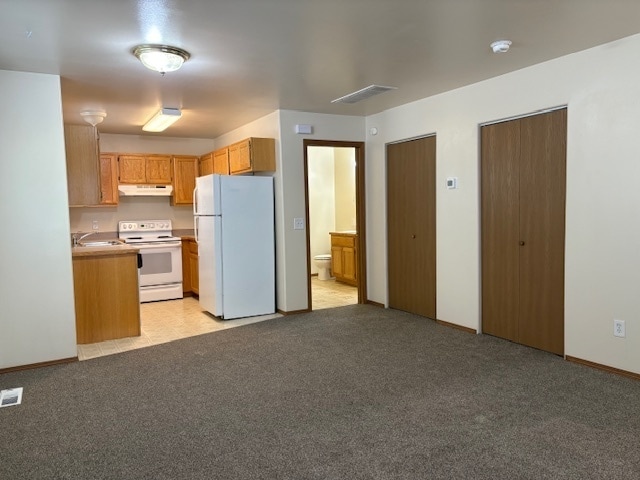 Building Photo - Duplex with detached garage