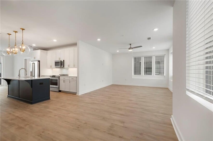 Building Photo - 388 Pratt Dr SE