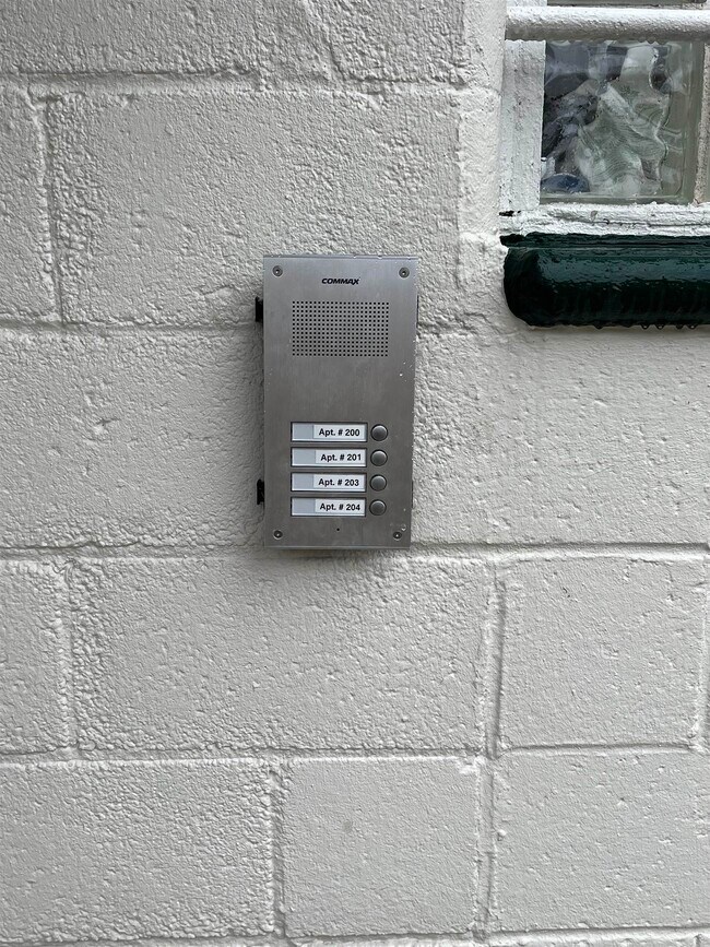 Building Photo - 3554 E Washington Ave