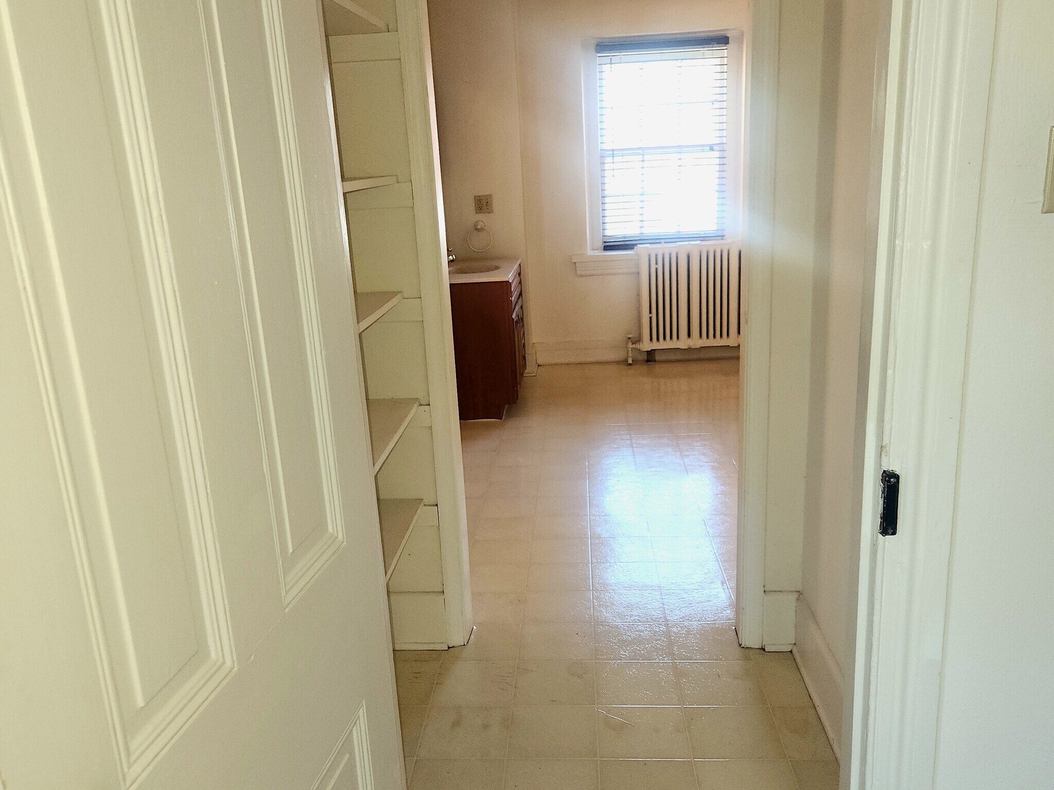 Bath/Laundry - 15 W Oakland Ave