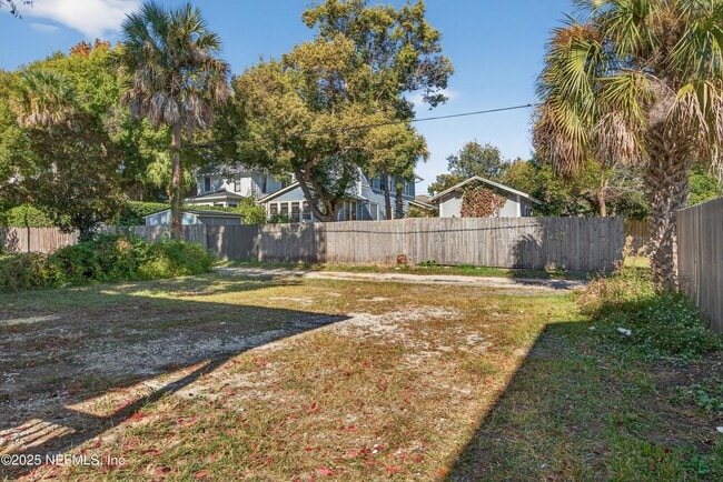 Building Photo - 2315 Park St