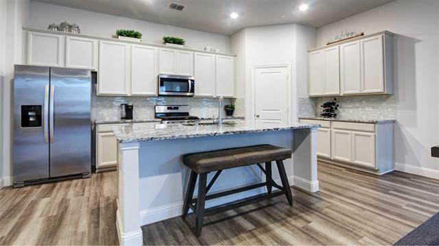 Building Photo - 7436 Palisades Dr