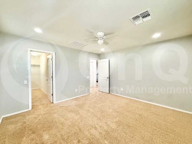 Building Photo - 3159 E Chisum Ln