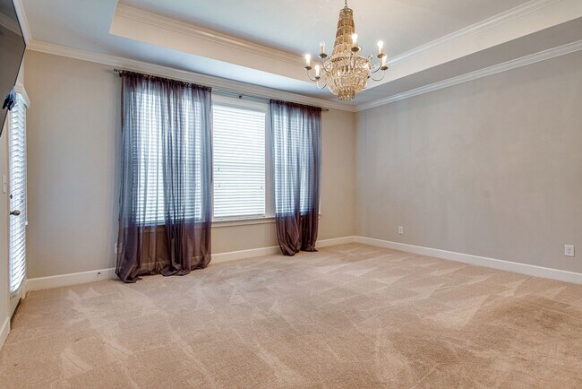 Building Photo - 9810 Glenmore Ln