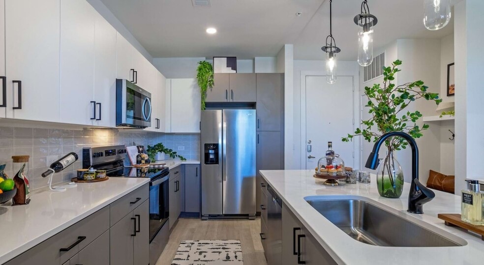 Building Photo - 12489 Research Blvd