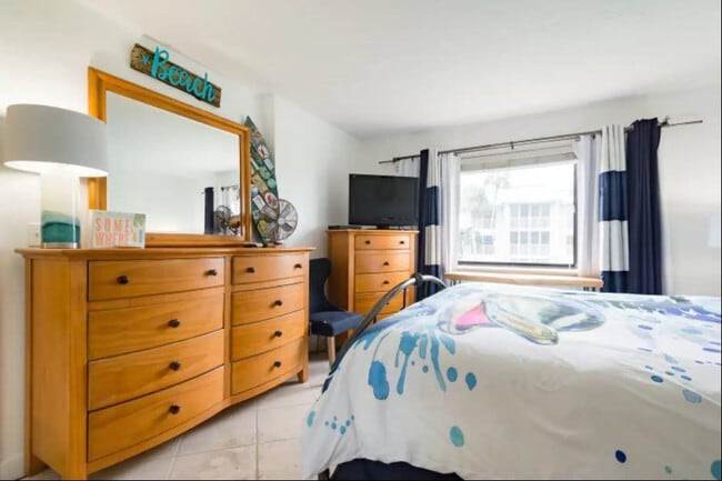 Building Photo - 2400 S Ocean Dr