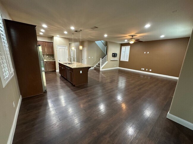 Building Photo - Beautiful 4 Bedroom, 3 Full Bath W/ Office...