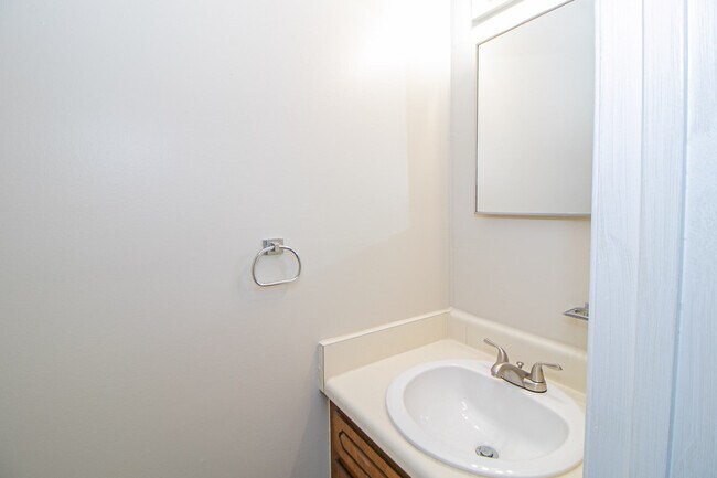 Building Photo - 814 Golf View Pl