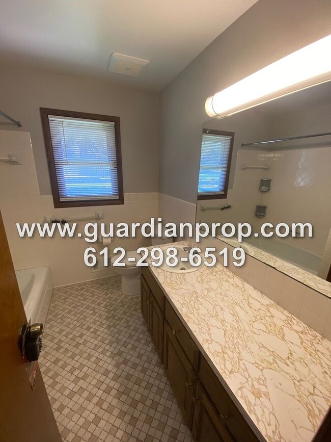 Building Photo - House Available September 1 in Mounds View...