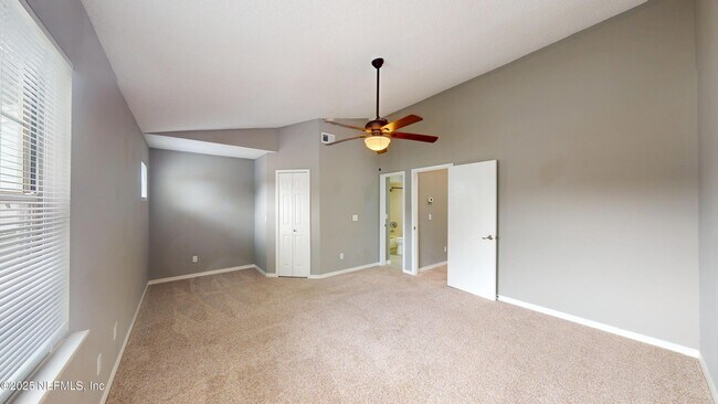 Building Photo - 322 Sunrise Cir