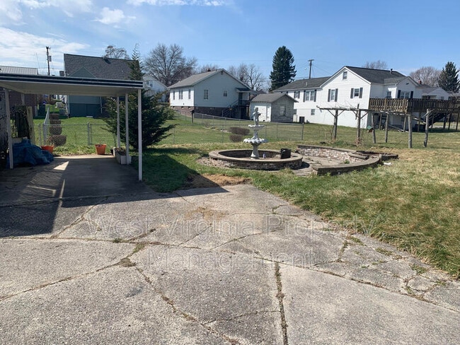 Building Photo - 126 Mankin Ave