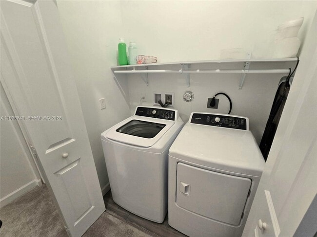 Building Photo - 4591 Hollister Ave