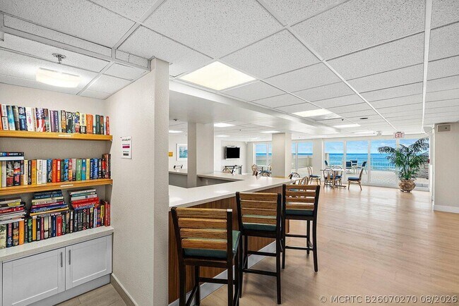 Building Photo - 4505 S Ocean Blvd