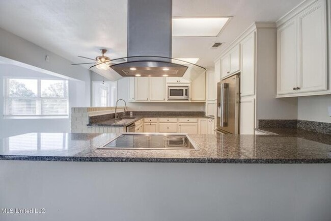 Building Photo - 22530 Saucier Lizana Rd