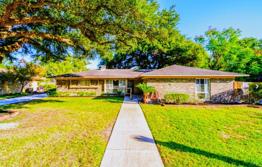 Building Photo - 3106 Prescott St