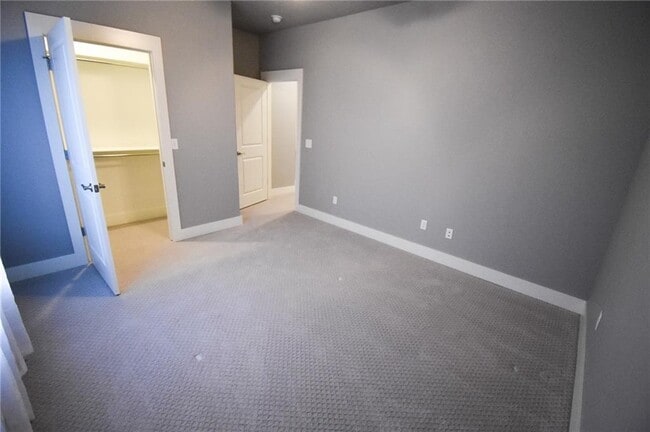 Building Photo - 536 N Salem Rd