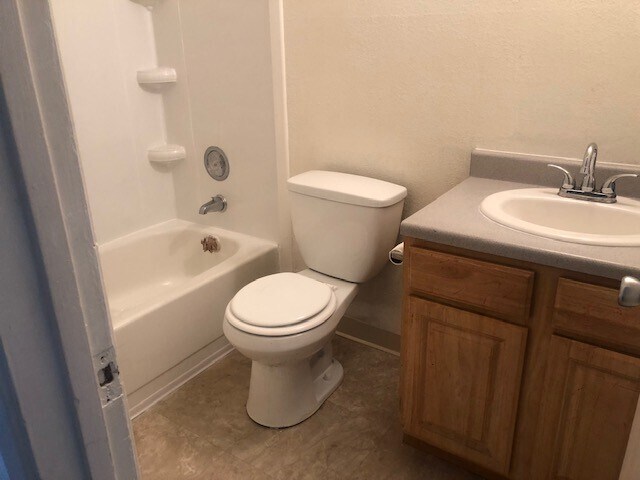 Building Photo - 3950 Clear Acre Ln