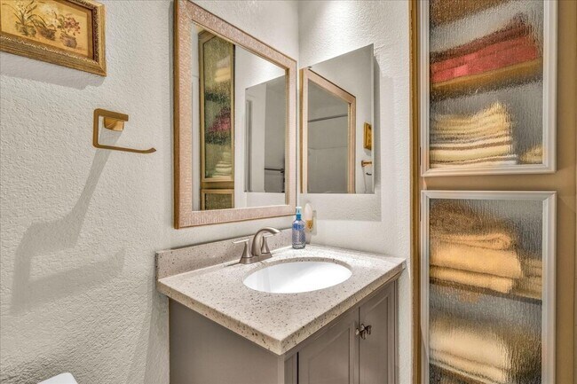 Building Photo - 2860 N Los Felices Rd