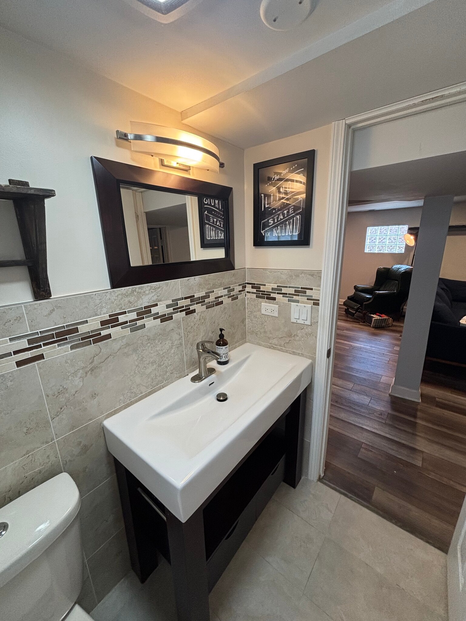 Second Floor Bathroom - 4605 Prairie Ave