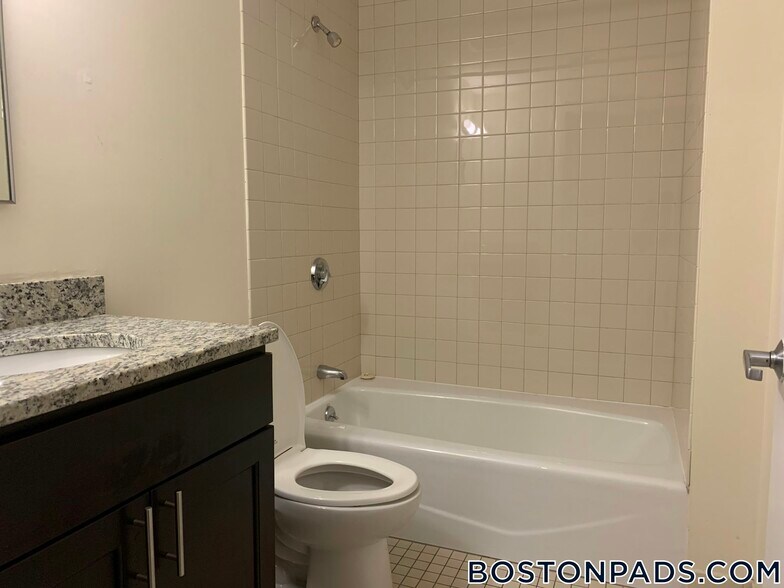 Building Photo - 40 Boylston St