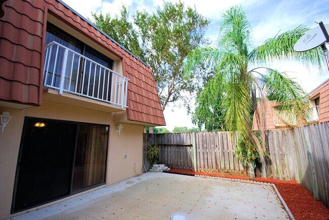 Building Photo - 582 Green Springs Pl