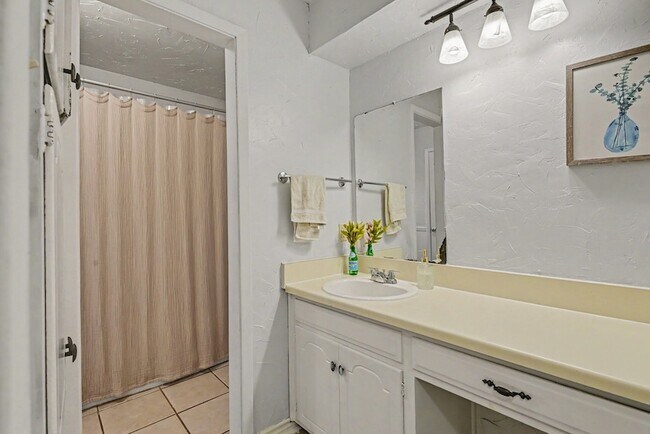 Building Photo - 5304 Westhaven Dr