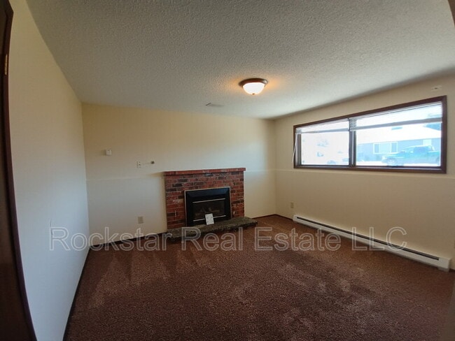 Building Photo - 537 E Garland Ave
