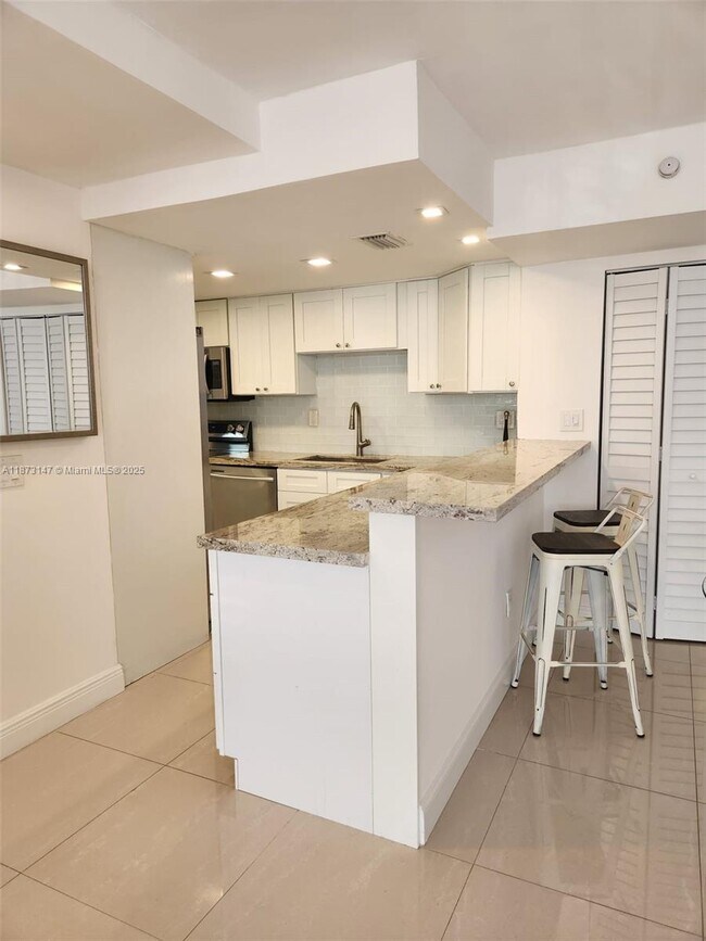Building Photo - 5201 Orduna Dr