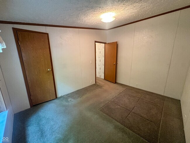 Building Photo - 6081 S County Rd 425 E