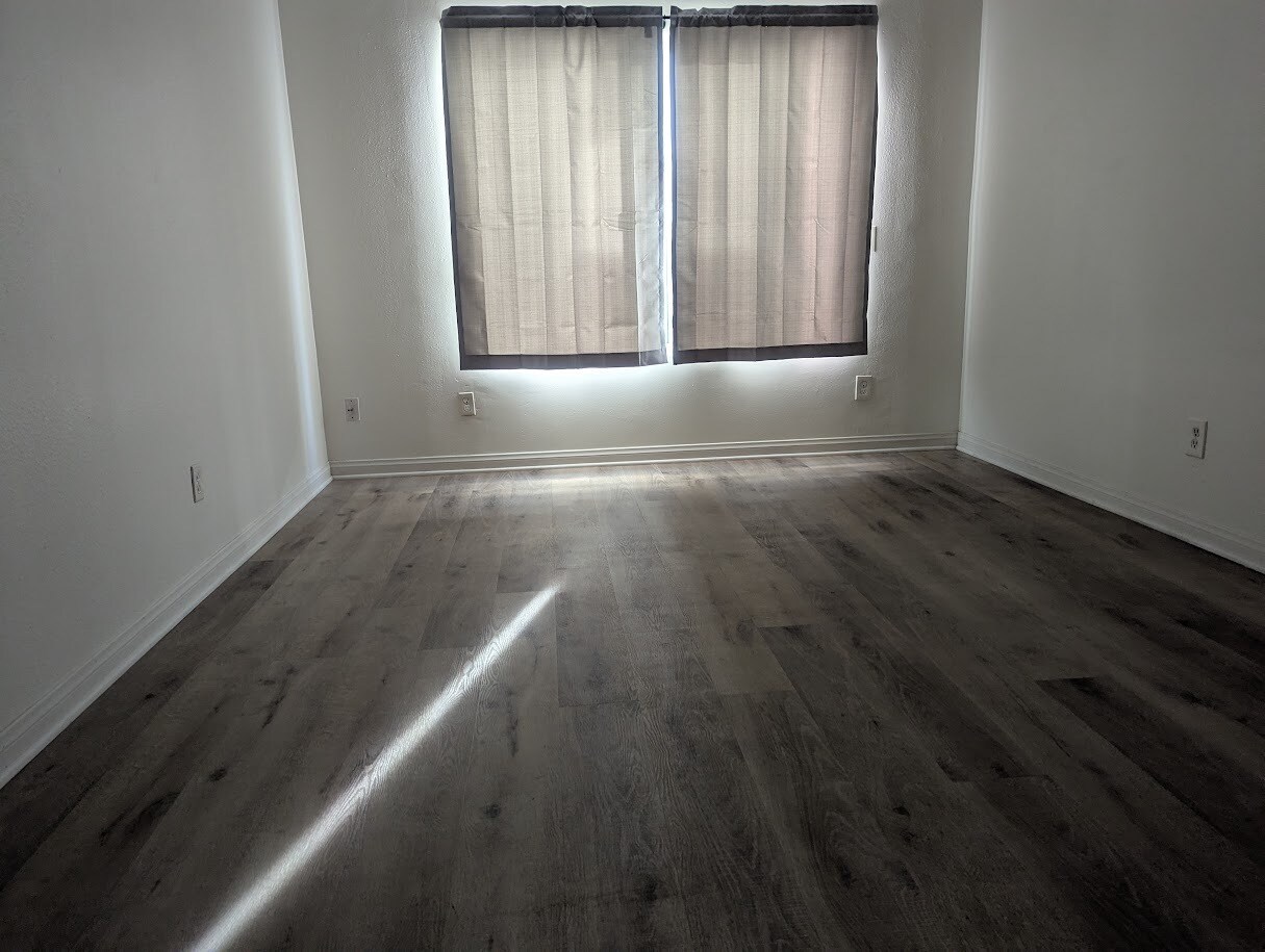 Building Photo - 1046 Canal St