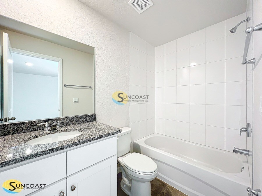 Building Photo - 6763 E Gurley St