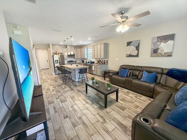 Building Photo - 1603 Ocaso Dr