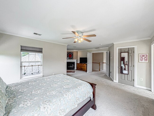 Building Photo - Fantastic 4 Bed 2.5 Bath Single Family Hom...