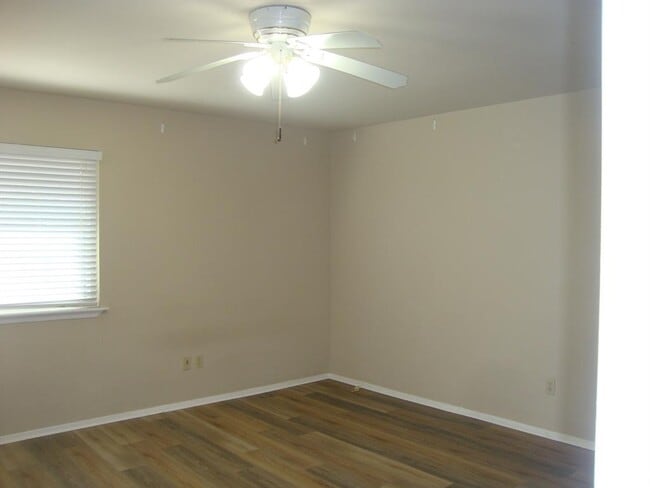 Building Photo - 11505 Barrington Way