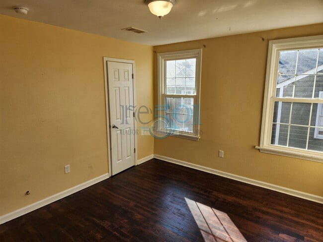 Building Photo - Great Family Home!  4BR 2 BA