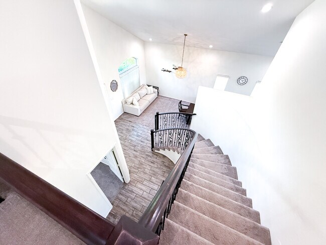 Building Photo - 4158 W 27th Pl