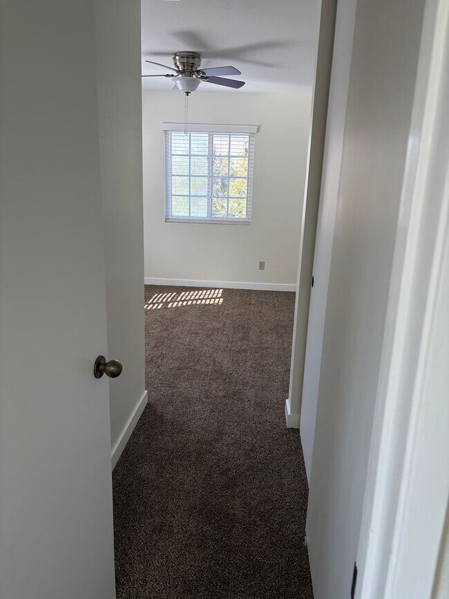 Building Photo - Beautifully remodeled 3 Bedroom 2.5 Bath Condo in El Cajon