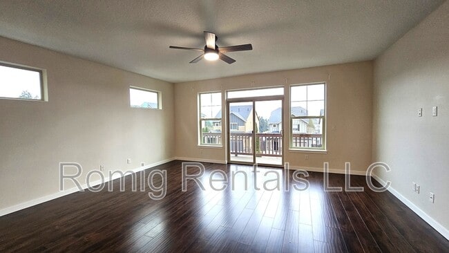 Building Photo - 1403 NE 71st Dr