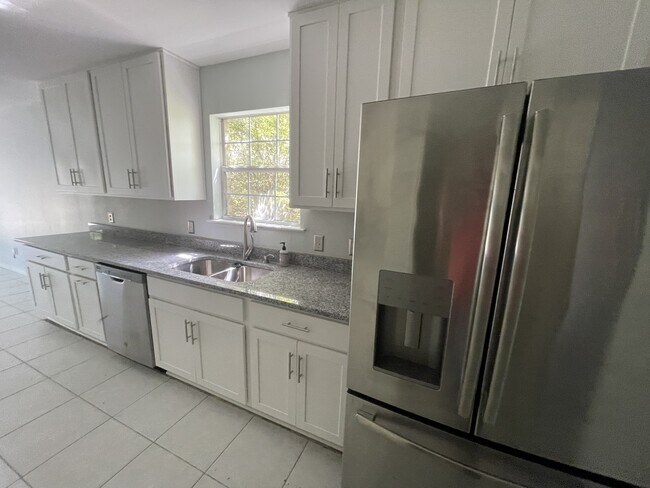 Building Photo - 9712 Seafarer's Way