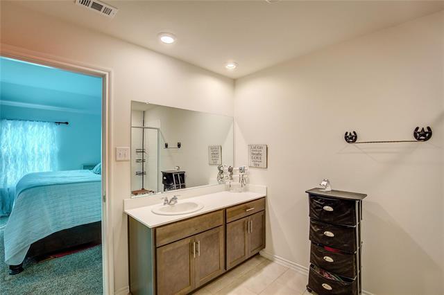 Building Photo - 1004 Basswood Ln