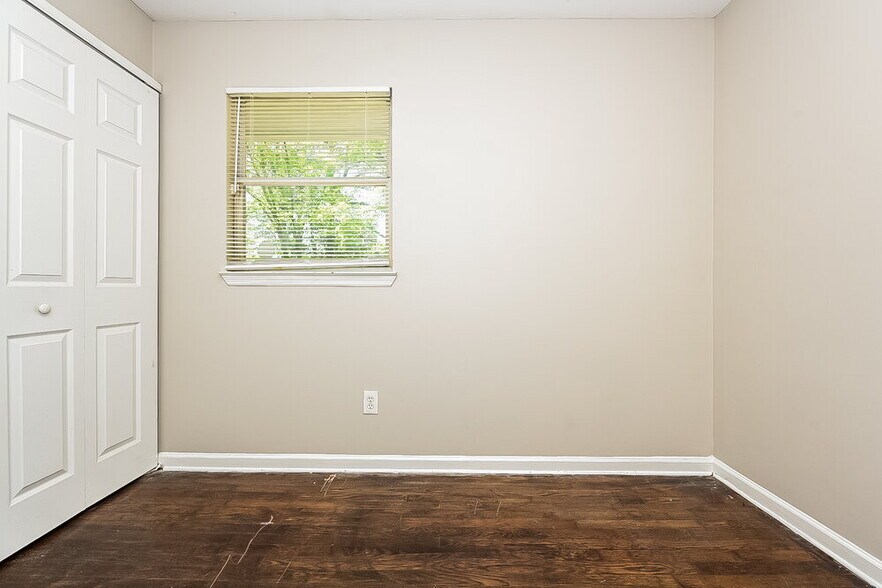 Building Photo - 6637 Imperial Dr
