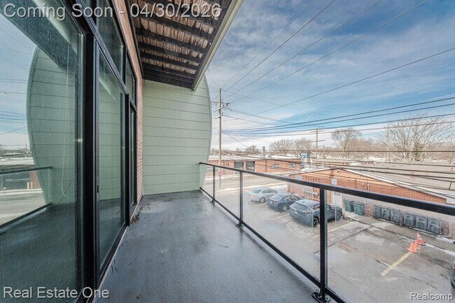 Building Photo - 211 E 9 Mile Rd