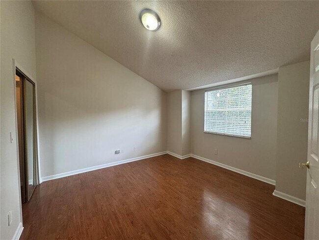 Building Photo - 964 Helmsley Ct