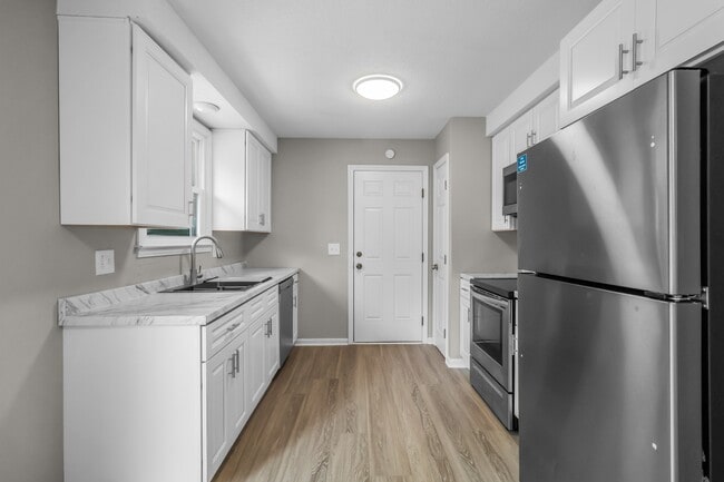 Building Photo - 931 Poppy Dr