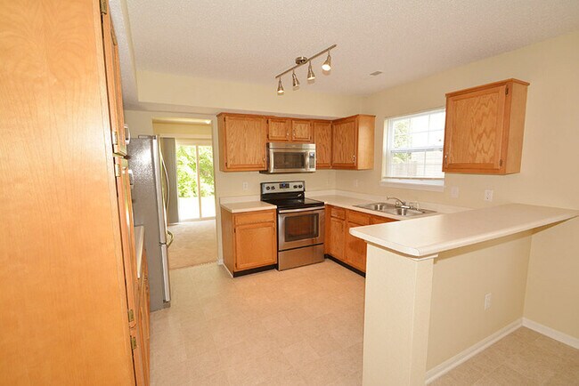 Building Photo - Pike Township 4 bedroom home