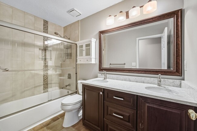 Building Photo - Spectacular John's Creek Traditional